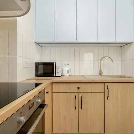 Comfortable In By Renters Appartamento