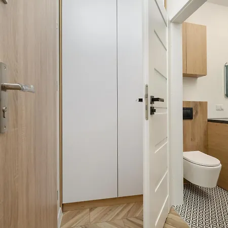 Comfortable In By Renters Appartamento