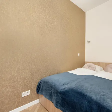 Comfortable In By Renters Apartment *